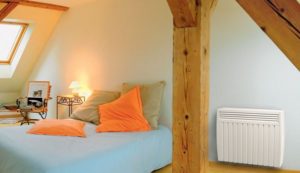 Radiateur à inertie Aterno dans une chambre. radiateur aterno chambre decoration